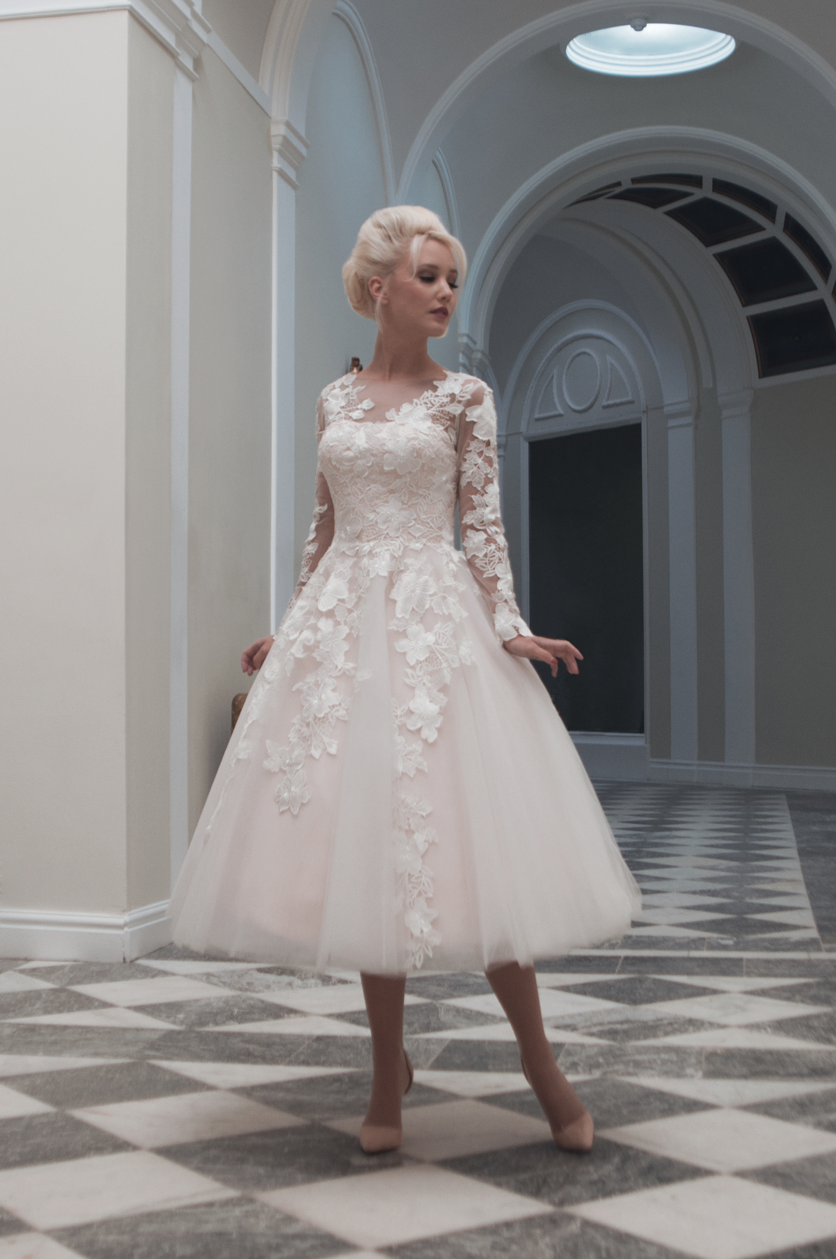 Choosing a short wedding dress for your shape