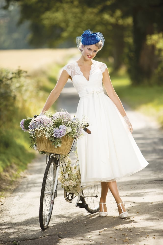 Brighton Belle by True Bride Size 16 EVA by Brighton Belle Calf Length Vintage Wedding Gown With Cap Sleeve